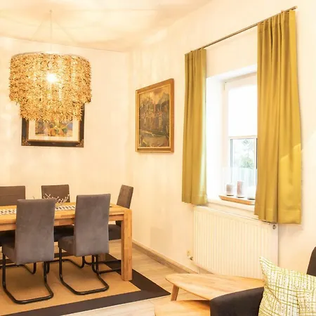 Maxglan Apartmán *
