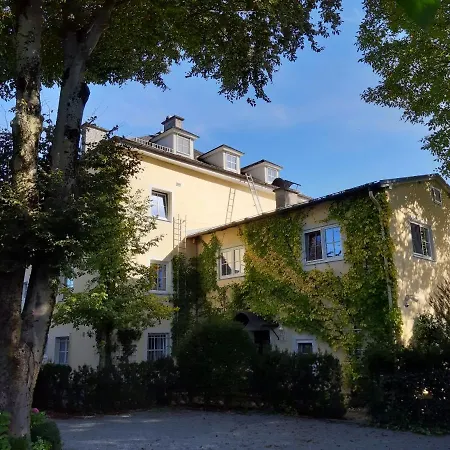 Maxglan Apartmán