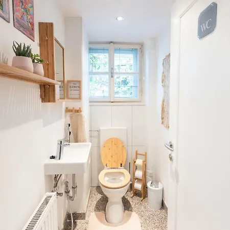 Maxglan Apartment